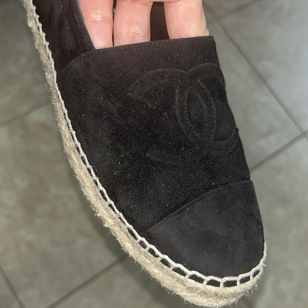 100% Authentic Chanel Women’s size 38 / 8 Black on Black Espadrilles- with Box - Picture 9 of 9